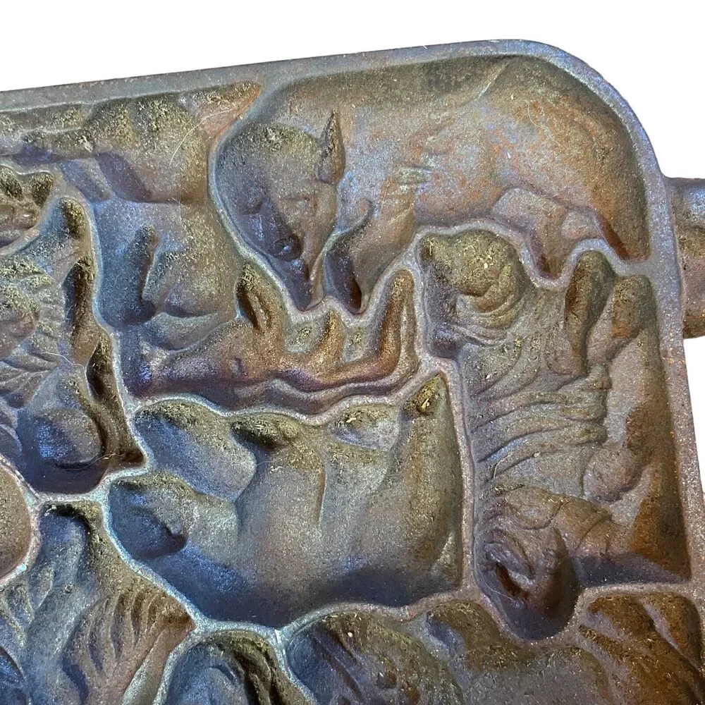 John Wright Cast Iron Wild Animal Puzzle Candy Mold Baking Pan Vintage 1984 Rust